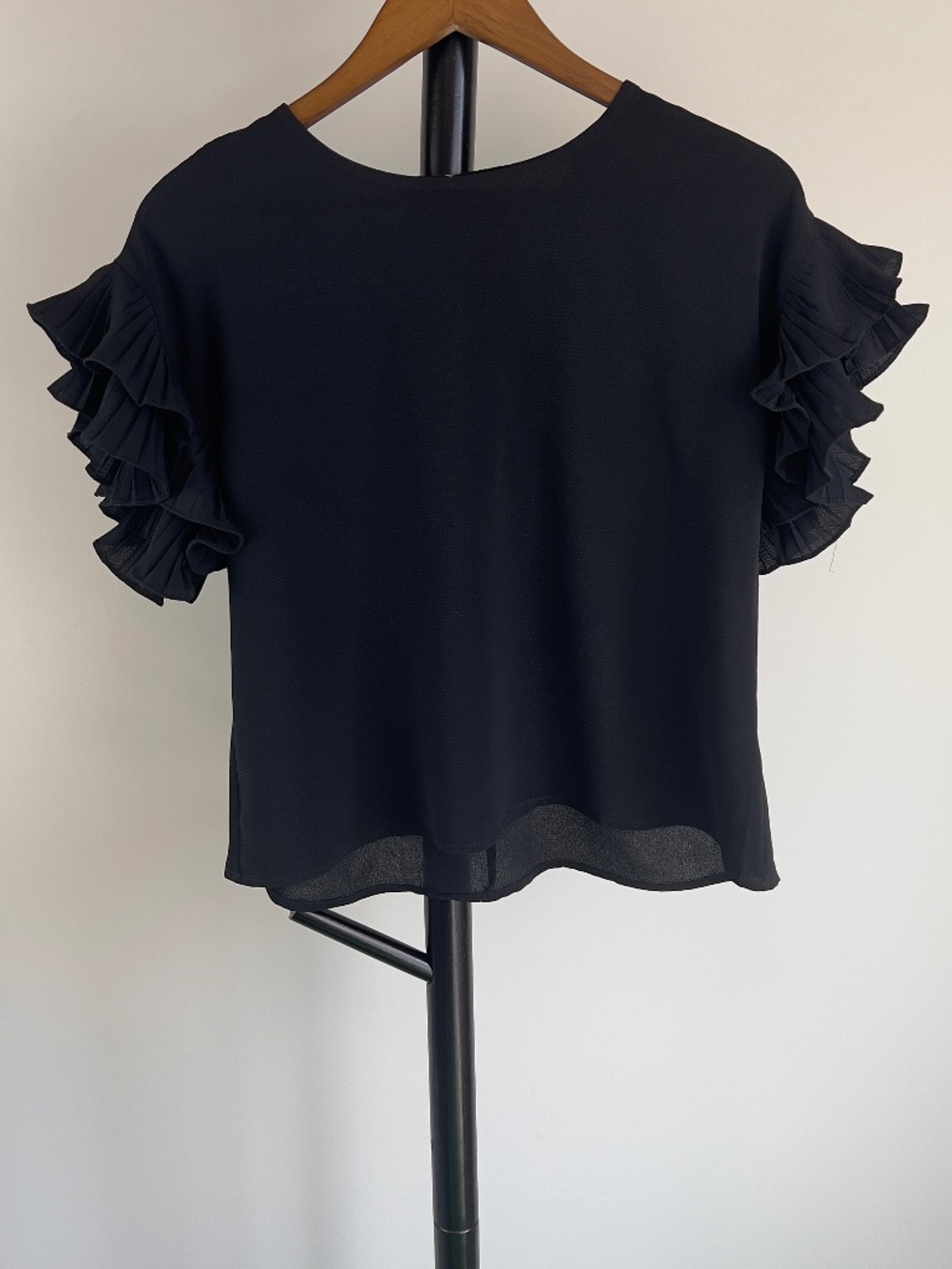 Pants Store Black Crepe Tiered Ruffle Sleeve Blouse Medium